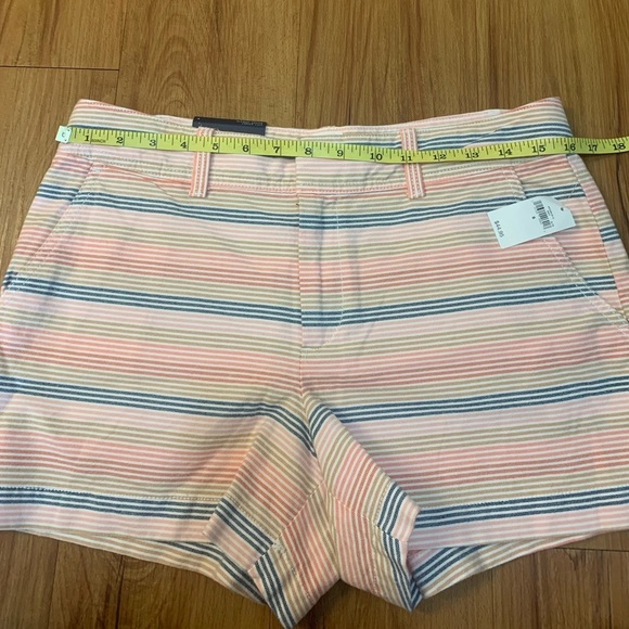 GAP 100% Cotton City Short Urban Stripe Shorts - Picture 7 of 8